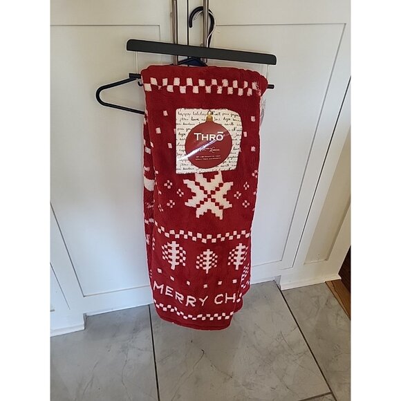 Thro Luxury Plush Fleece Throw Blanket Toss Red and White Christmas Pattern Deer - Picture 5 of 6
